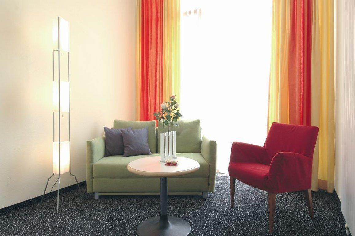 Badehotel Belvair Scuol Habitación foto